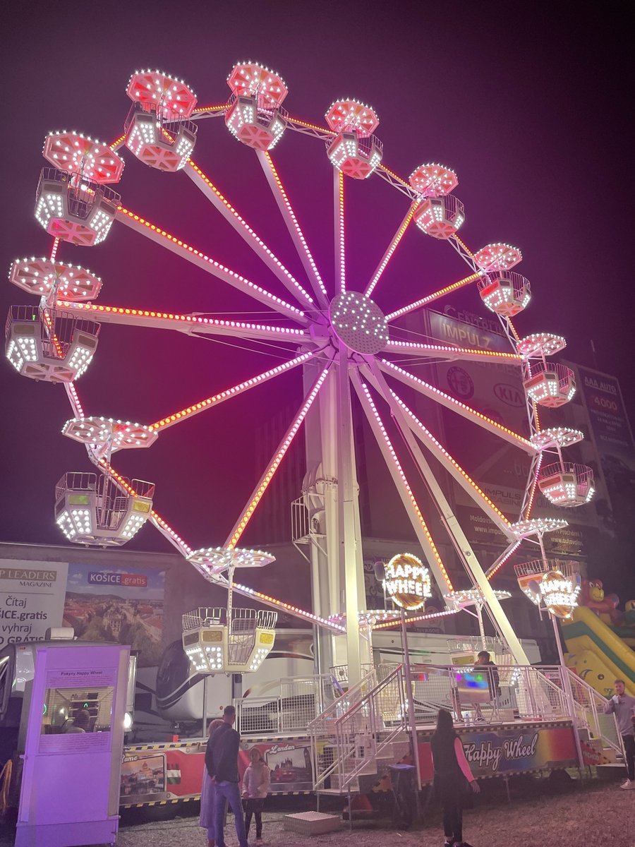 Leicester_News's tweet photo. 🎄 Meet the #HappyWheel, which opens at 6pm tomorrow (Fri) in Jubilee Square. At 22m high, it's smaller than #Leicester's Wheel of Light - but it's definitely more colourful! The full-size 35m big wheel will be back when the ice rink opens on 2 Dec.
https://t.co/lR8oPenxZn https://t.co/FbEX44Rj2Z