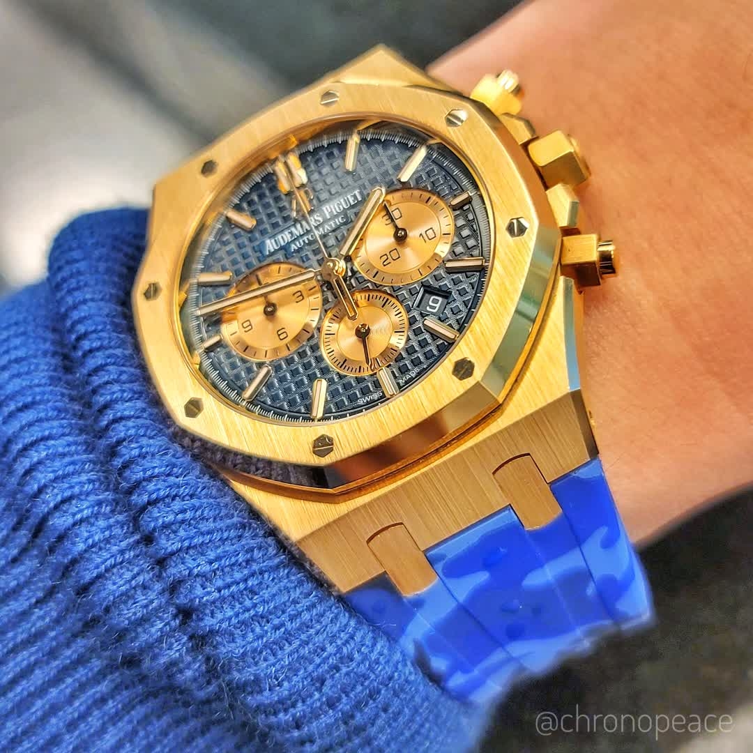 chronopeace's tweet photo. ピンクゴールドにブルーカモフラージュストラップも意外とイケるでしょう?オススメです。 @chronotheory で買えます。 Blue camo straps on a pink gold watch aren't that bad.
#26331or #audemarspiguet #royaloak #audemarspiguetroyaloak #オーデマピゲ #ロイヤルオーク https://t.co/WWzNGSWy0W