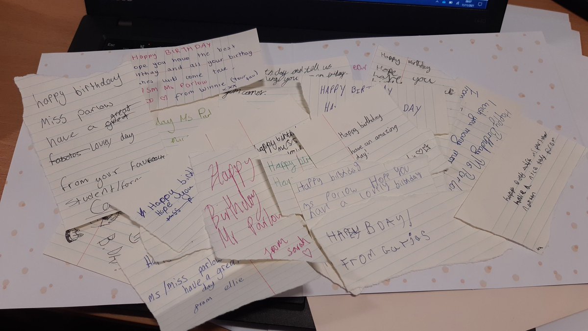 MissParlow's tweet photo. Such an incredible present from my form this morning 🥰 can't wait to thank them later! https://t.co/fw9mw8npgY