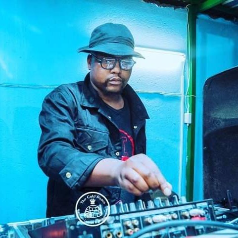 MbuzinianChild's tweet photo. #NewProfilePic https://t.co/hqKmxkUUtD