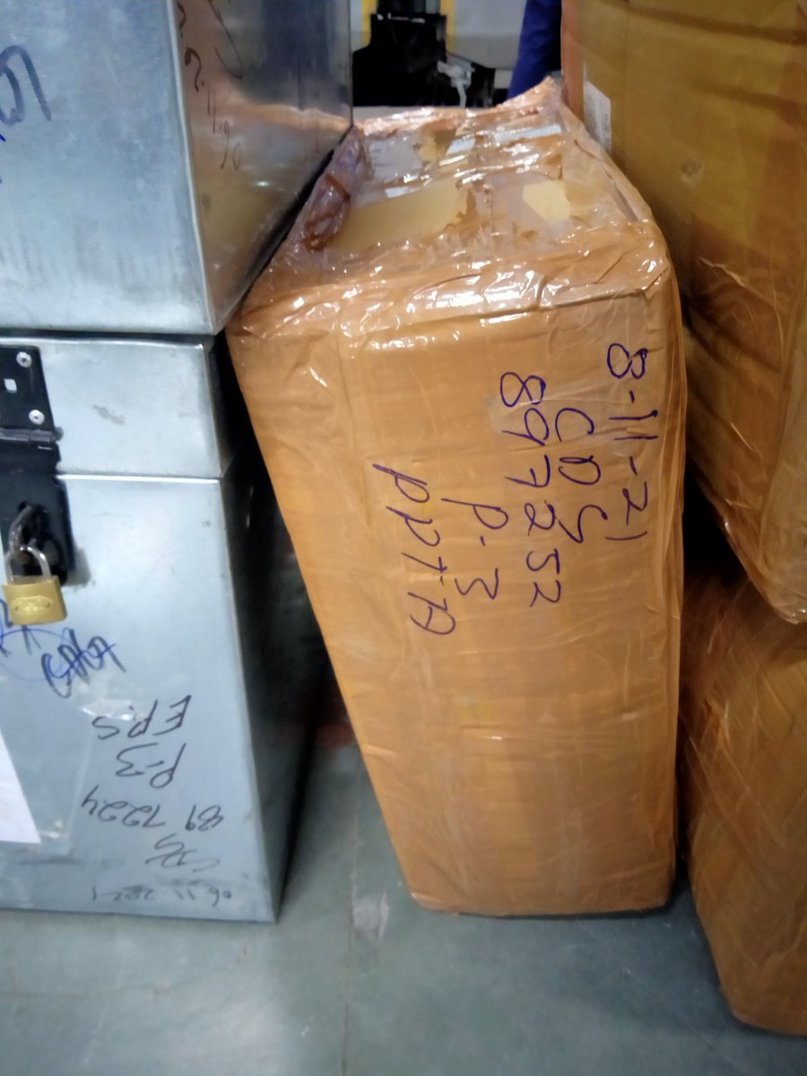 RESO13100319's tweet photo. @IRCTCofficial @Indianrailway18 @RailMinIndia 
I have sent parcel from Chandigarh to Patliputra. Sender and receiver of parcel are different. But ppta station denied giving my parcel without original receipt. I have sent receipt via watsapp. How can I sent receipt 1100km away? https://t.co/avffglP5BE