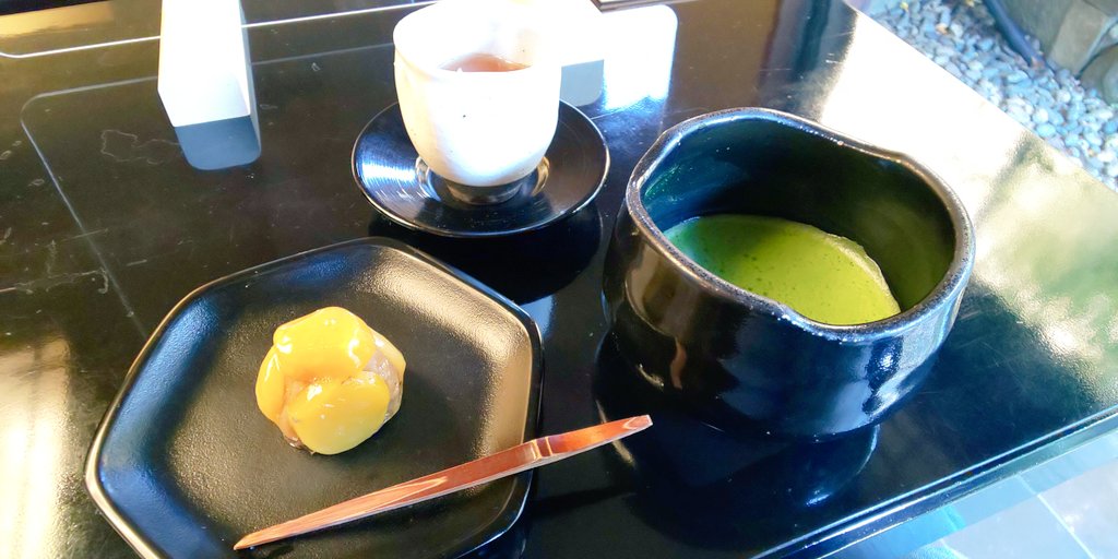 TamaQ11Q's tweet photo. 栗の街 小布施にて栗和菓子を注文
自分には勿体ないおしゃれな喫茶でした https://t.co/FfBcIXfMBv