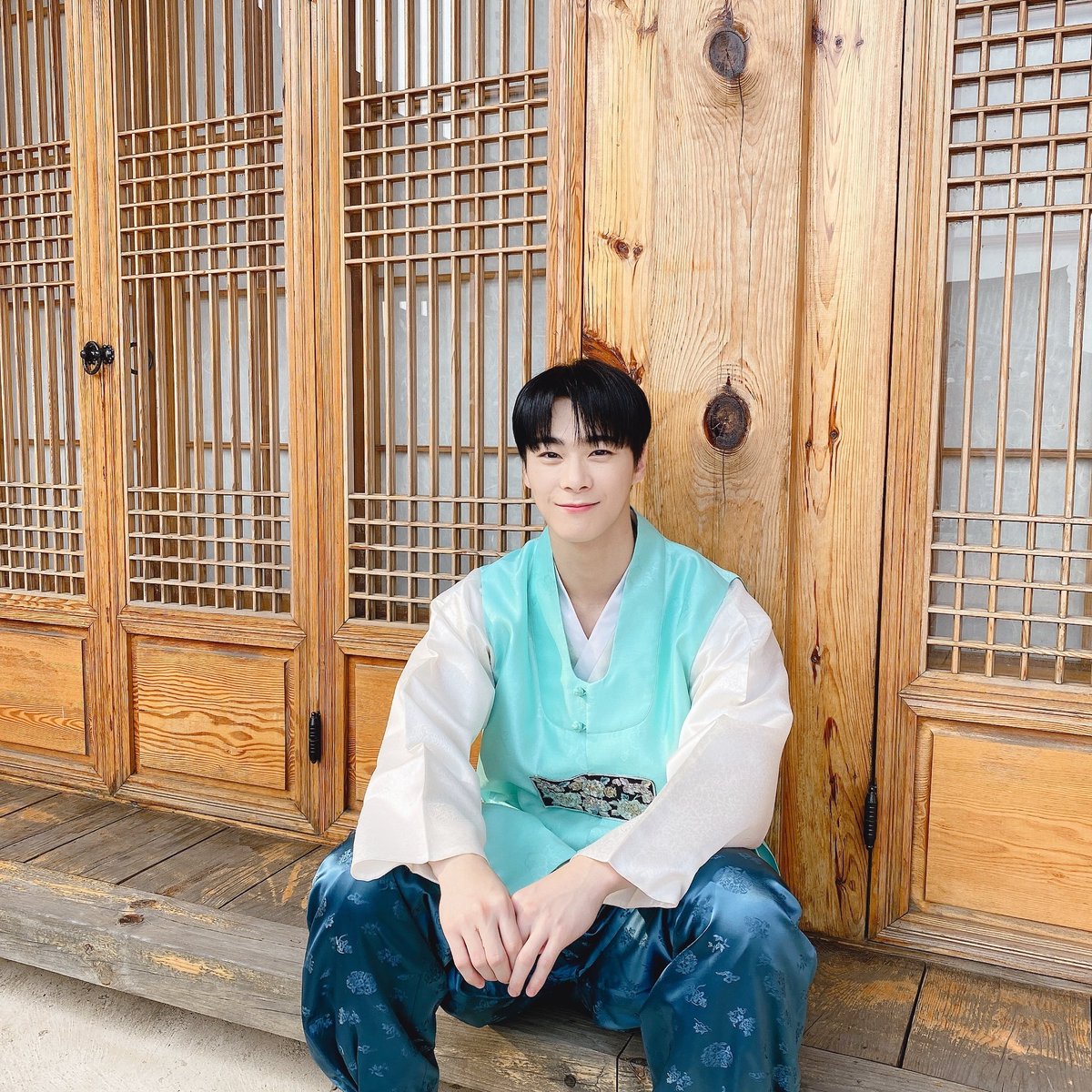 offclDALKONG's tweet photo. 당신의 웹드라마 문빈의 1주년을 축하합니다!<3 choi woohyuk i missed you! 

MERMAID PRINCE: THE BEGINNING ANNIVERSARY

#인어왕자_다비기닝_1주년
#문빈 @offclASTRO https://t.co/9DLNVahfxJ