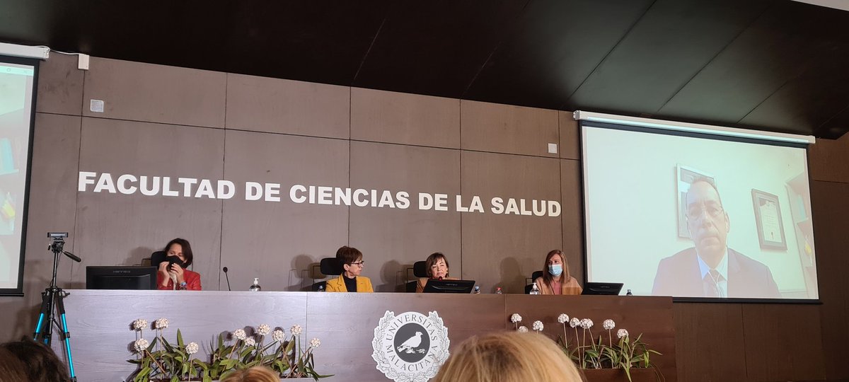 AEEPenfermeria's tweet photo. La presidenta de la @AEEPenfermeria Dra. Morales, inaugura las XXVI Jornadas Nacionales de Enfermería Pediátrica y VI Encuentro de Residentes y insta a tod@s a reivindicar el papel que corresponde a las enfermeras pediátricas tanto en la ateción primaria como en la hospitalaria. https://t.co/Og9xiU15yZ