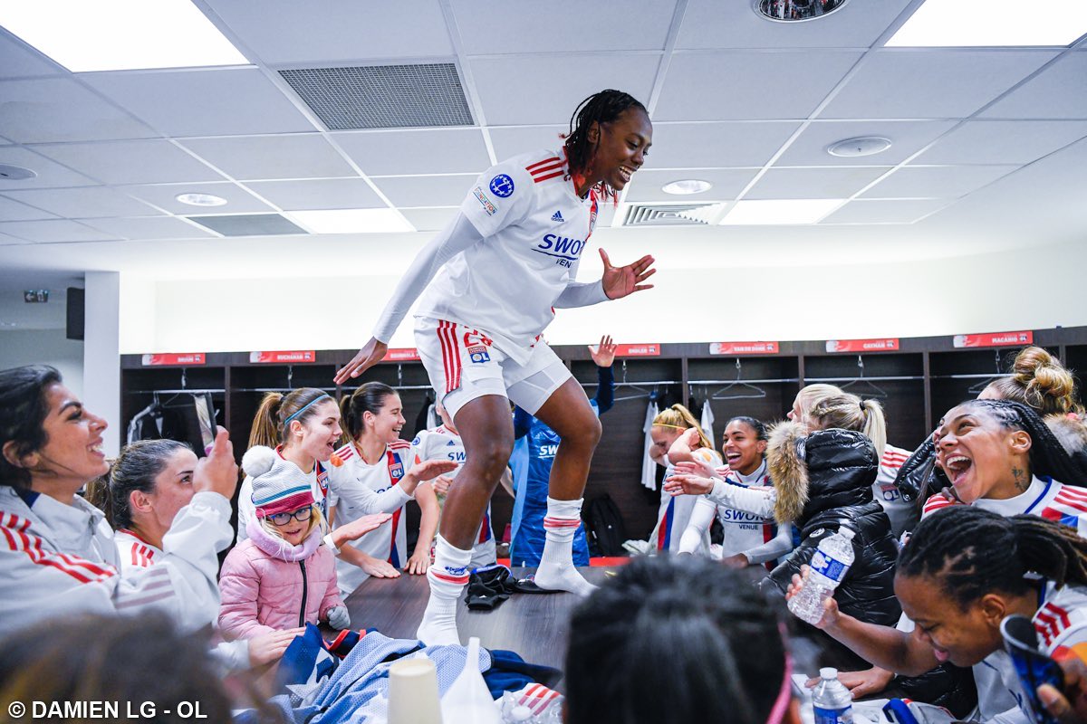 LauraCeysson's tweet photo. Cette équipe 🤩😍❤️💙 #OLFCB #olfeminin #olfamilly
Merci 🤩 https://t.co/HpK4hZ4jEN