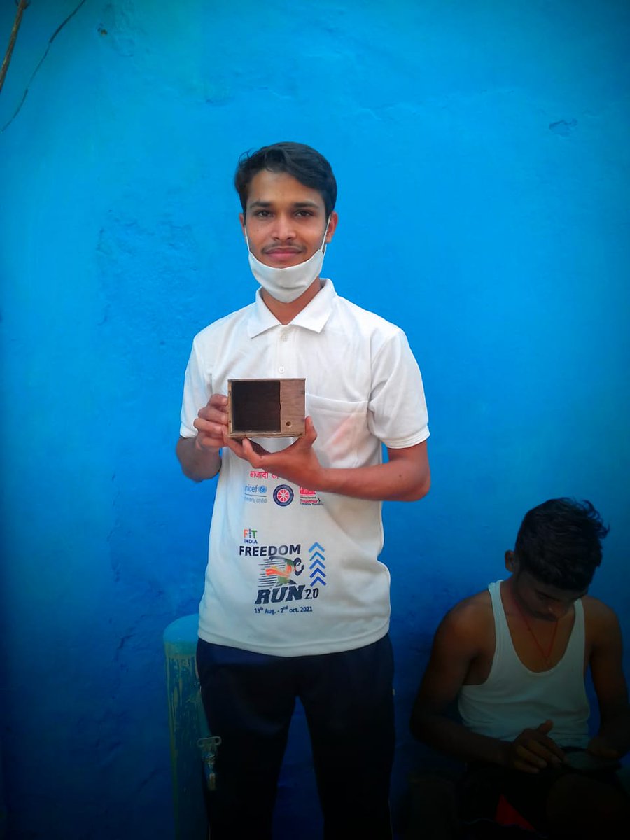 UNDP_India's tweet photo. Young #ChangeMakers of today are the future of tomorrow!

Thansingh Sahu is a @UNV_India from Rajnandgaon, Chhattisgarh is taking #ClimateAction for a greener 🌎. 
 
He engages in tree plantations 🌳 &amp; has installed nest box for #birds across the village.
 
#TogetherForOurPlanet https://t.co/QfQzeO0mun