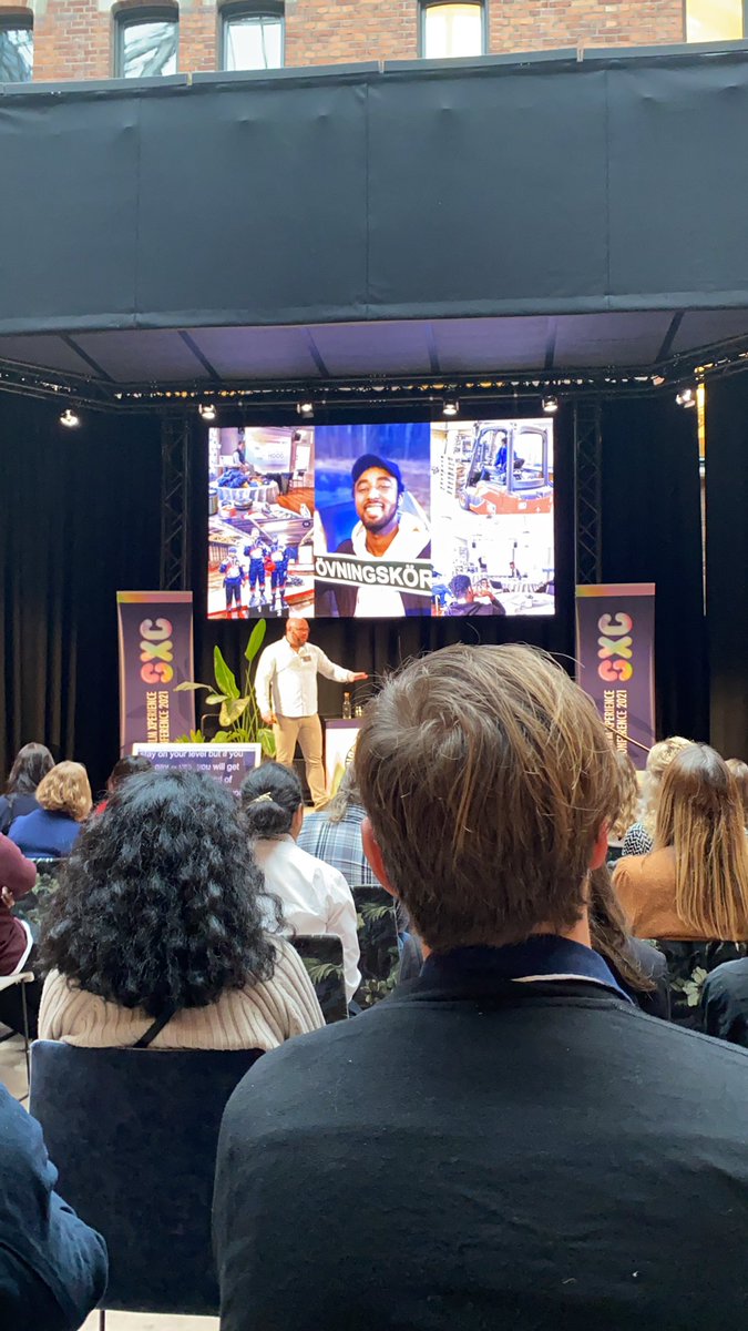 BenniPenni's tweet photo. Amazing being in a live thing again! Pixelpappa kicking off with games. #SXC2021 https://t.co/QiHwhkw8Yk