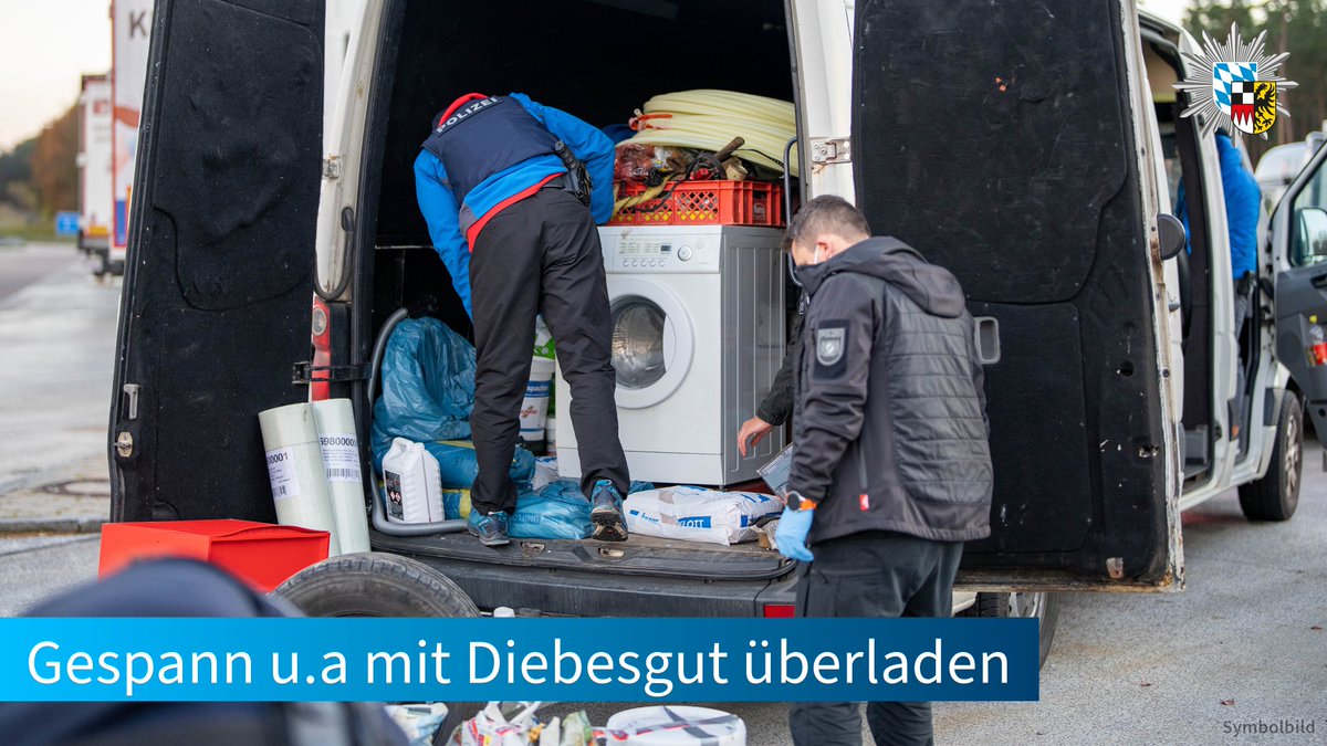 PolizeiMFR's tweet photo. #Verkehrspolizei #Feucht stellt auf der #A6 ein Gespann fest, welches um mehr als 39% #überladen war.
Ein Teil der Ladung bestand aus #Hehler-Ware im Wert von mehr als 15.000,- #Euro.
Ein Insasse hatte zudem ein gestohlenes #Smartphone dabei.
https://t.co/0sCsUcGMmv https://t.co/LxsaCTXQcN