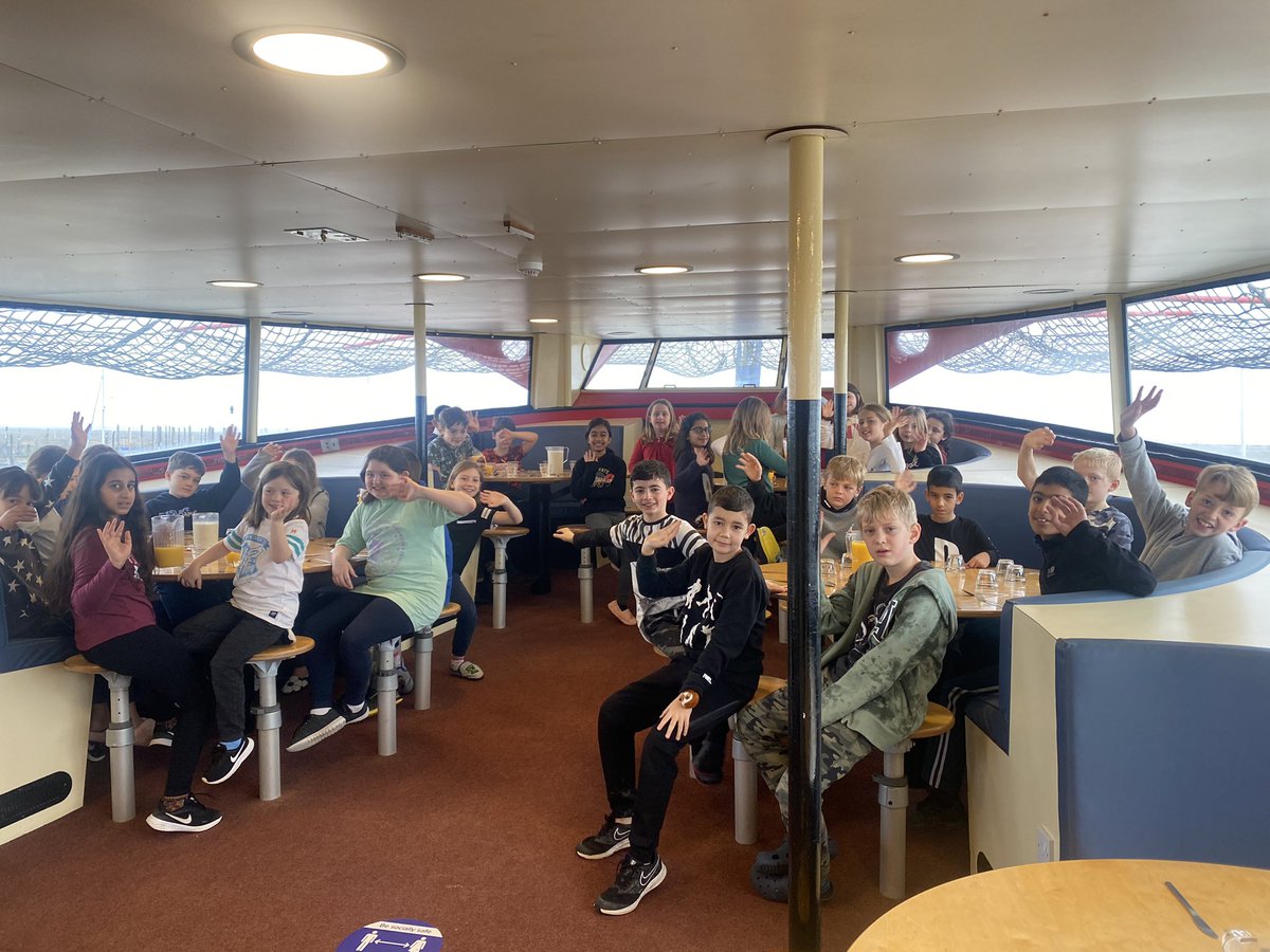 HarpAcademy1's tweet photo. Good morning from Dahl class, all had a really good sleep last night and raring to go this morning! #fellowshipafloat https://t.co/qWxHRT9Gex