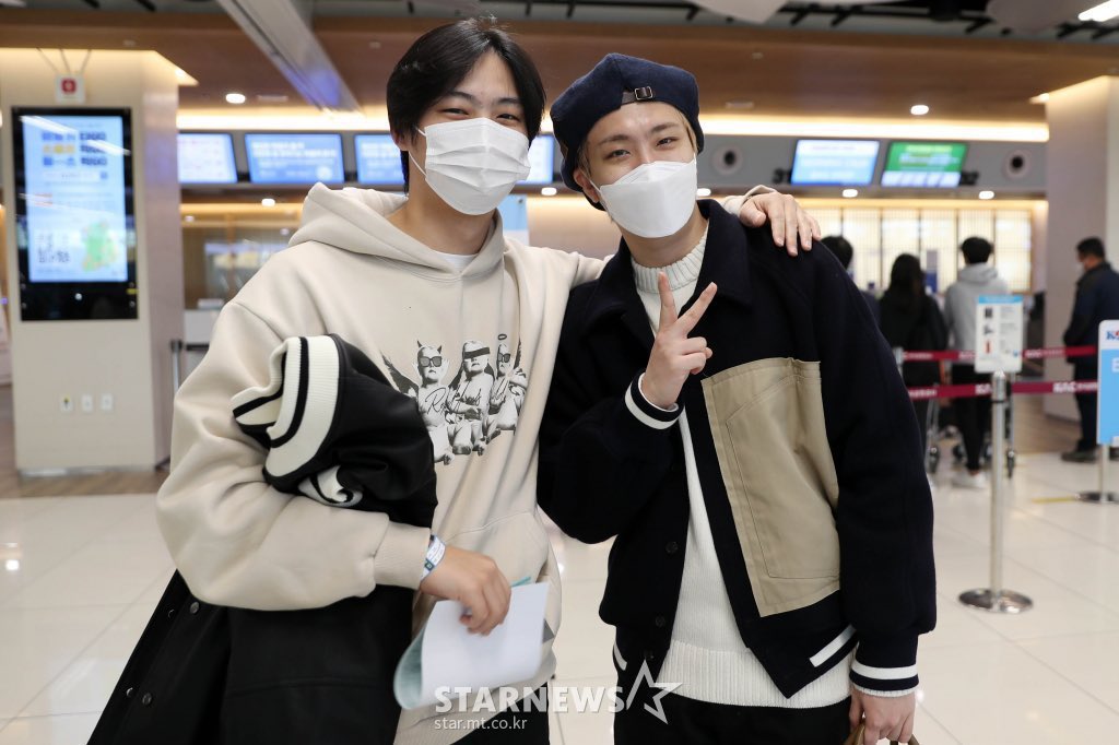 taengyjb's tweet photo. 🌙손잡고버버리가자….
🌴뭐사줄거야? https://t.co/qPWVSbSiAR