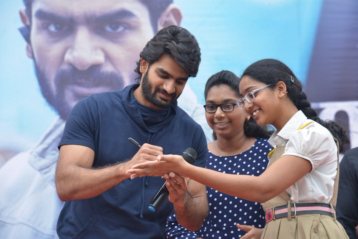 SCMMOffl's tweet photo. Our Whimsy agent 
@ActorKartikeya
 aka #RajaVikramarka gets a Warm welcome at Guntur VVIT College 🥳

Don't miss to watch #RajaVikramarkaOnNov12 💥 

@ActorKartikeya @actortanya @SriSaripalli_ @88Ramareddy @AdireddyT @prashanthvihari @SCMMOffl @saregamasouth @PulagamOfficial https://t.co/hHUr9MJMfs