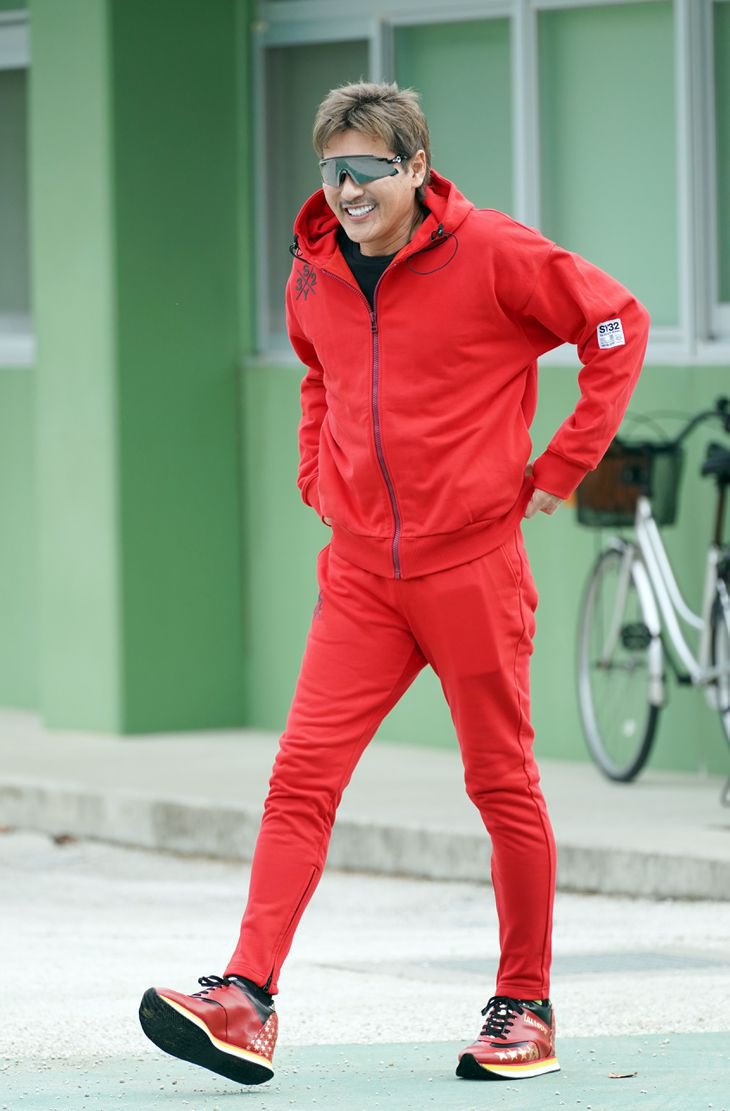 新庄監督SY32のジャージ着てる ヴィエリとマルディーニのブランド