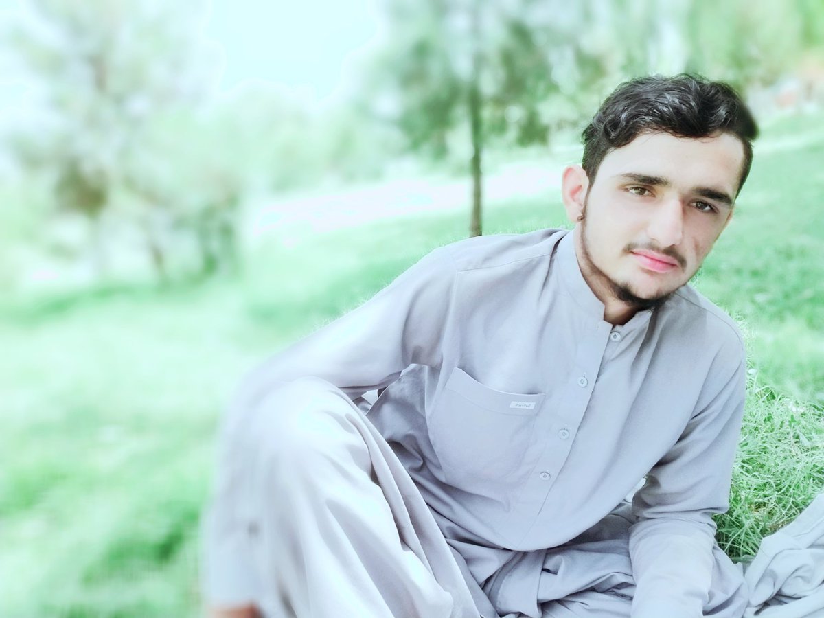 Asadullahkhpal's tweet photo. 💕ويـنـې رانـه ســتــا غمونو څڪلي دي                                               💕اوس په تصويرونو ڪې سم نه راځم https://t.co/3POzh6RzP8