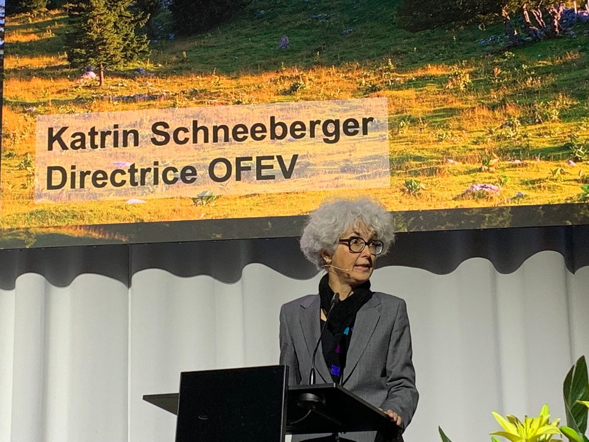 «#Biodiversität ist wichtig, aber ihr Schutz erfordert nicht nur Worte, sondern auch konkrete Massnahmen.»
#BAFU Direktorin Katrin Schneeberger eröffnet die Tagung #NaturUndLandschaft in Bern.
bafu.admin.ch/bafu/de/home/t…
#Biodiv21