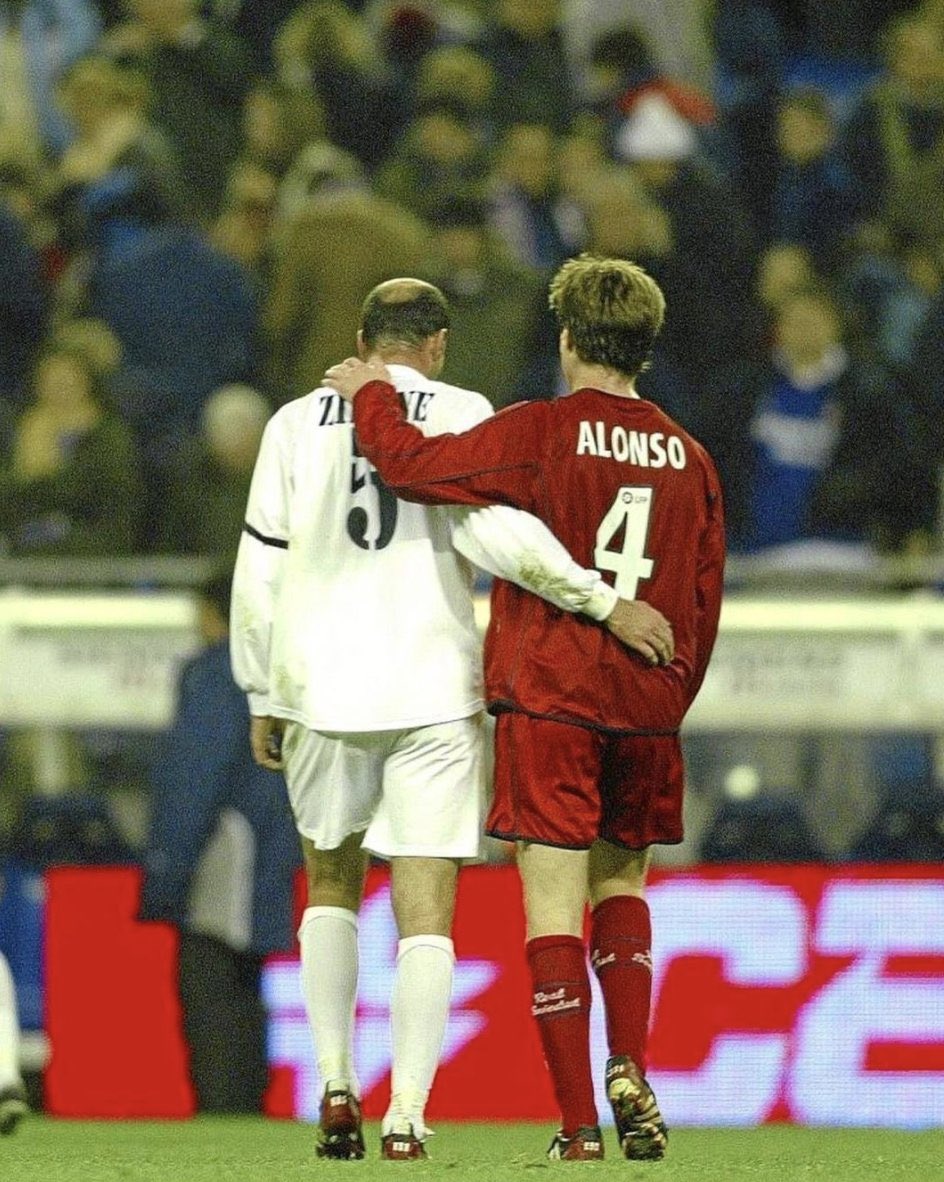 StopThatZizou's tweet image. Xabi Alonso: "Zidane the player? I remember my first experiences as a professional and he levitated on the pitch, he was the first player of a different dimension who had an impact on me. He was on another level. What he could do with a football is a dream for most of us.”