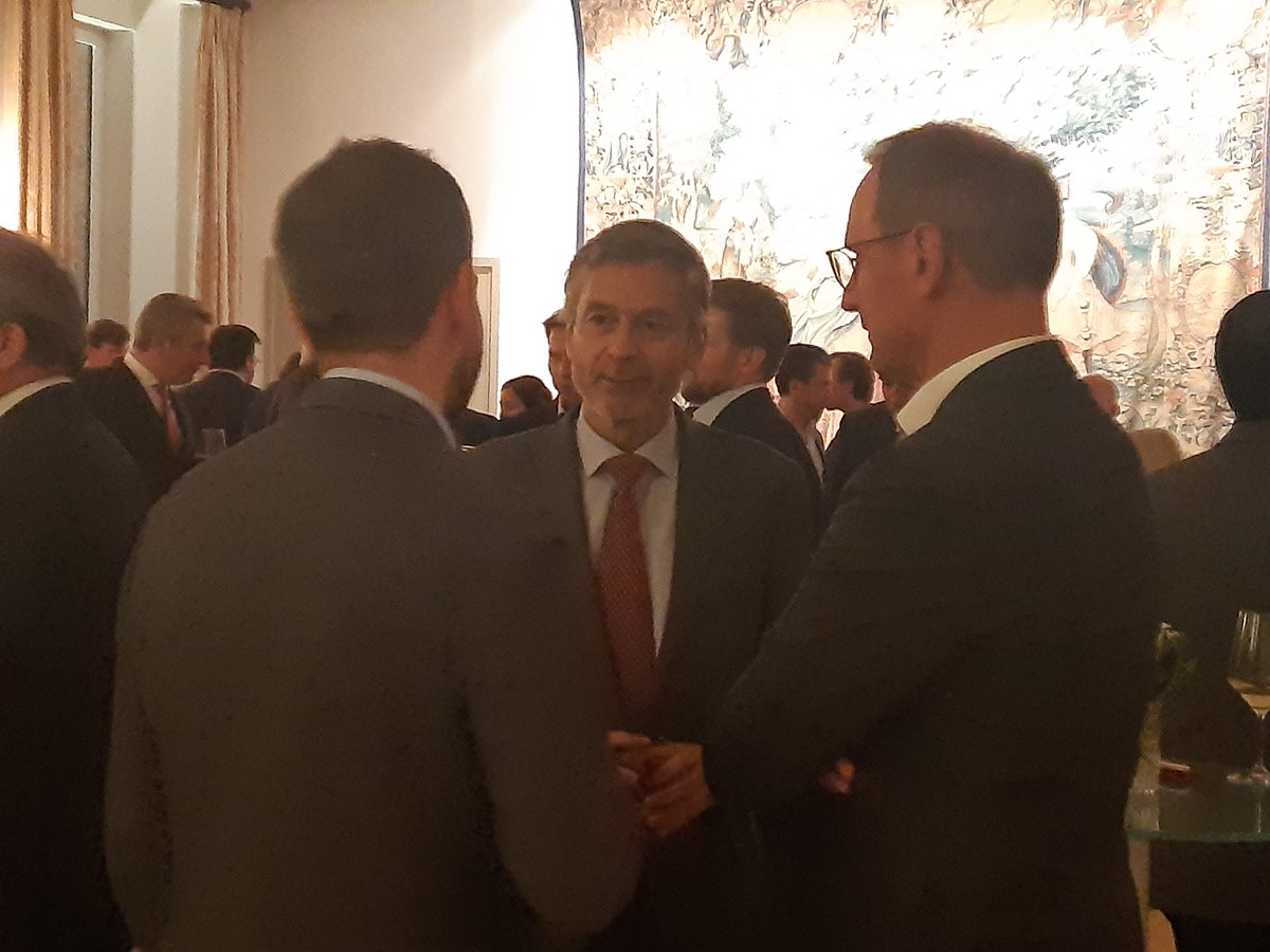 La ofecomes Berlín organizó junto con Altamar CAM Partners una recepción ayer en la embajada con motivo del SuperReturn Berlin 21, el mayor evento mundial de capital riesgo y capital privado.