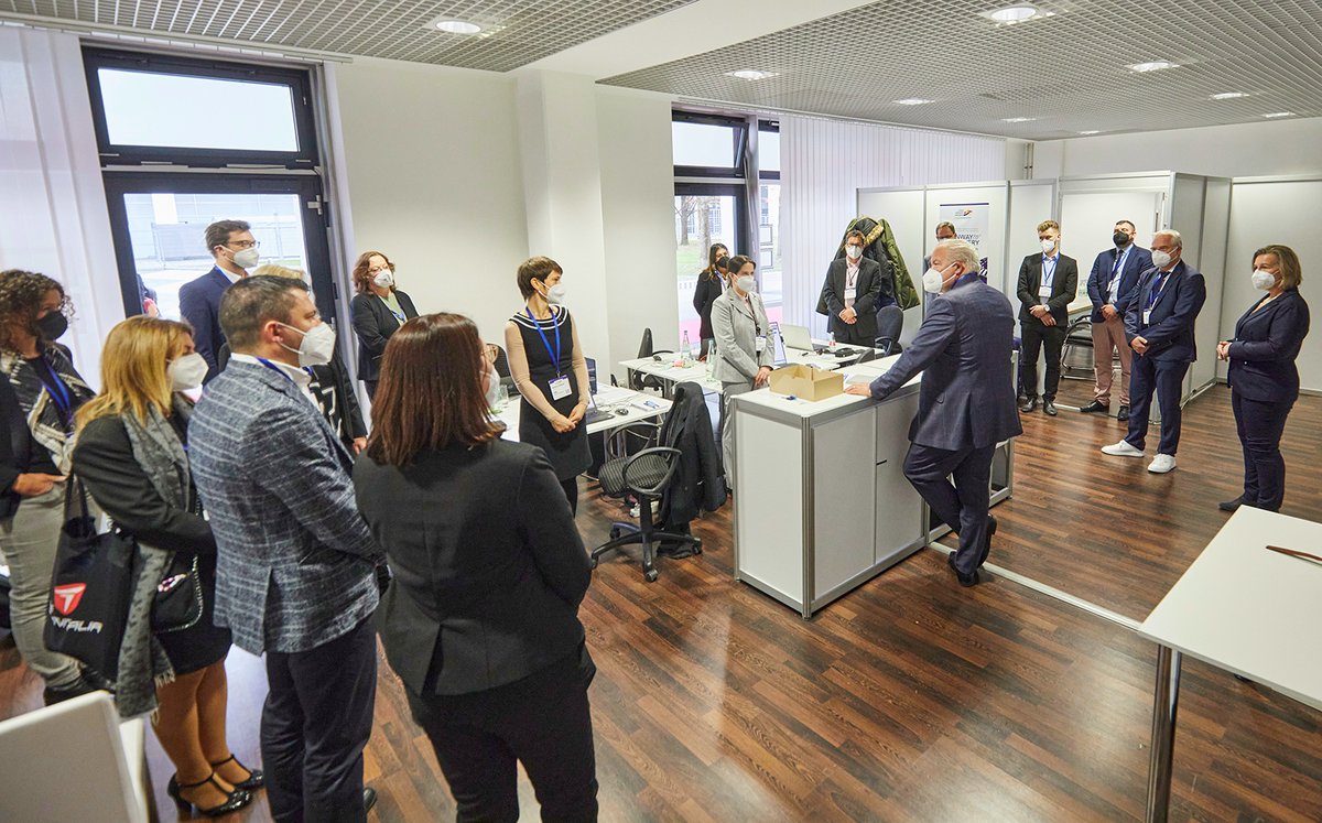 interairport's tweet photo. Our global CEO Hugh Jones travelled to Munich, Germany, to join the #runwaytorecovery and get together with colleagues and the airport industry at #interairporteurope ✈️
.
.
.
#RX #RXPeople #RXConnects #RXEvents #RXNetwork #EventProfessionals #RXMagic https://t.co/Qjp7bt0zNp
