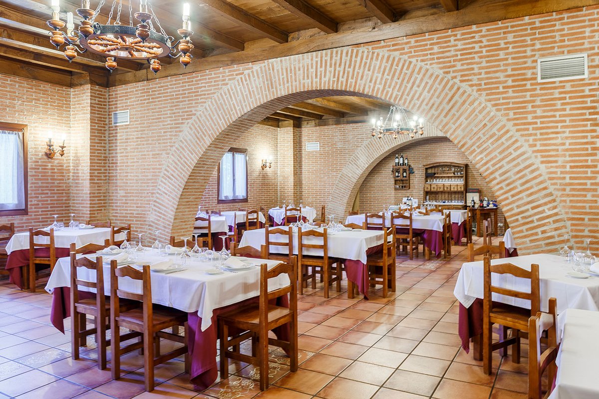 turismocuzcu's tweet photo. ¿Te apetece probar la gastronomía en La Rioja Alta?. Reserva en Cuzcurrita de Río Tirón.
https://t.co/qlT5nBLKUF
.
.
.
#gastronomia #Cuzcurrita #LaRioja #restaurantes #bares #Riojaalta #rutavinoriojaalta #productolocal #km0 #sabroso #turismo #lariojaapetece #reservaparavolver https://t.co/7L8gVfAPSf