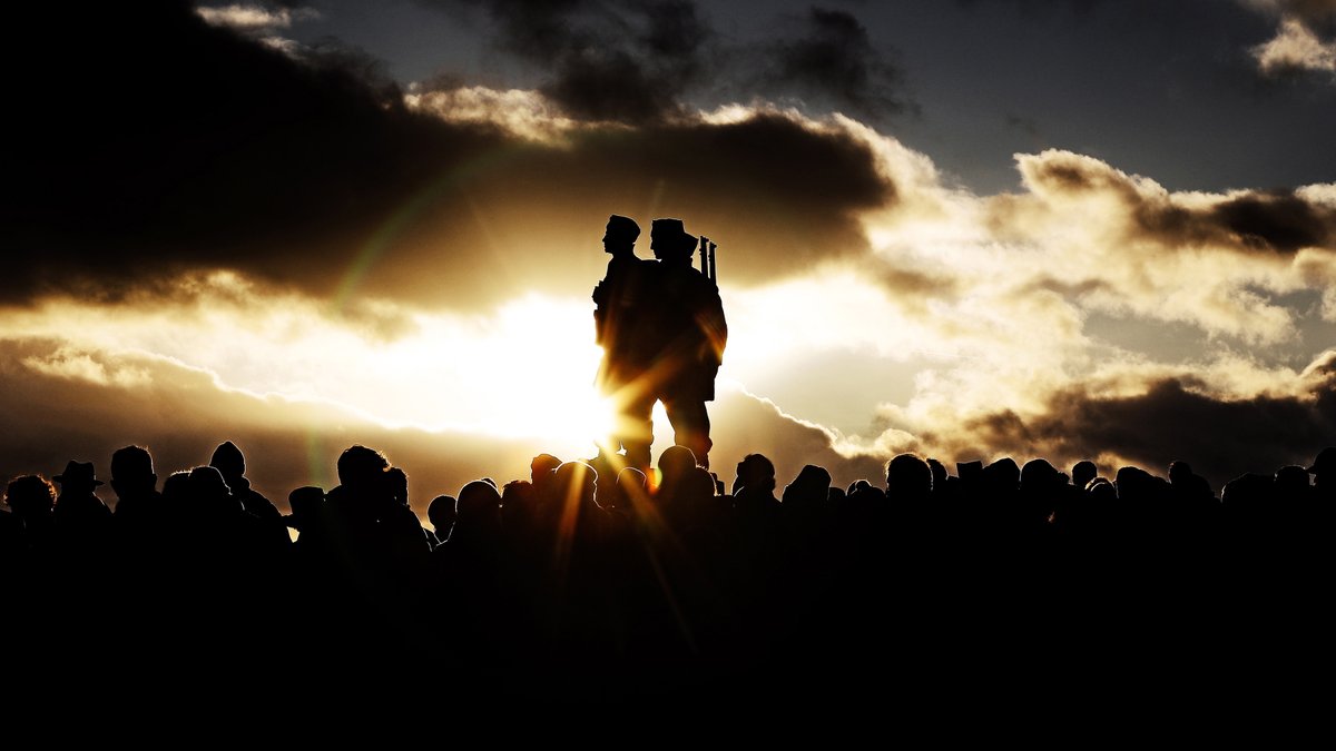 ArmedForcesDay's tweet photo. At the eleventh hour, of the eleventh day, of the eleventh month we will pause for a #twominutesilence .

We will remember them. 

#ArmisticeDay #Remembrance https://t.co/rgRlQ02aIW