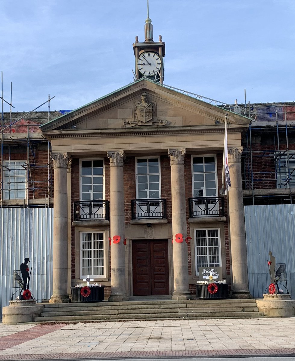 Director_Advice's tweet photo. ‘Lest We Forget’ #RemembranceDay2021 #RemembranceDay #Lancashire #Padiham https://t.co/UpRtf1zHrG