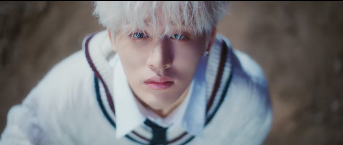 A refreshing, cute concept from the Kim Hanbin!

B.I COSMOS OUT NOW
#BI_COSMOS_11월11일_발매
#CosmosByBI <a href="/shxx131bi131/">김한빈</a>