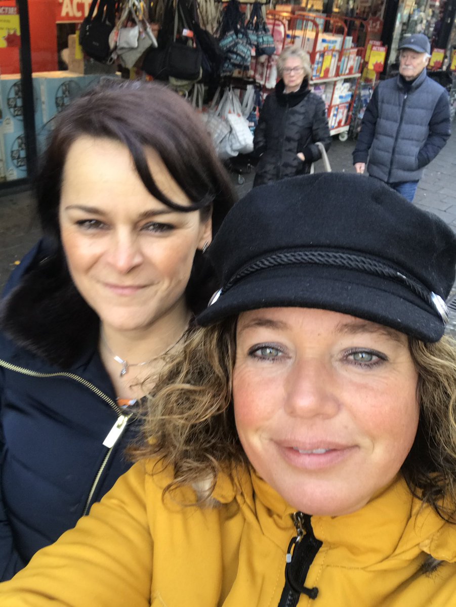 pats_75's tweet photo. Deze #leukste is vandaag jarig, hoe kan het ook anders op 11-11. Doen we haar met zijn allen even feliciteren. =lief  @buntje 👇🏻 🥳🥳 https://t.co/LDUZ2rNq4a