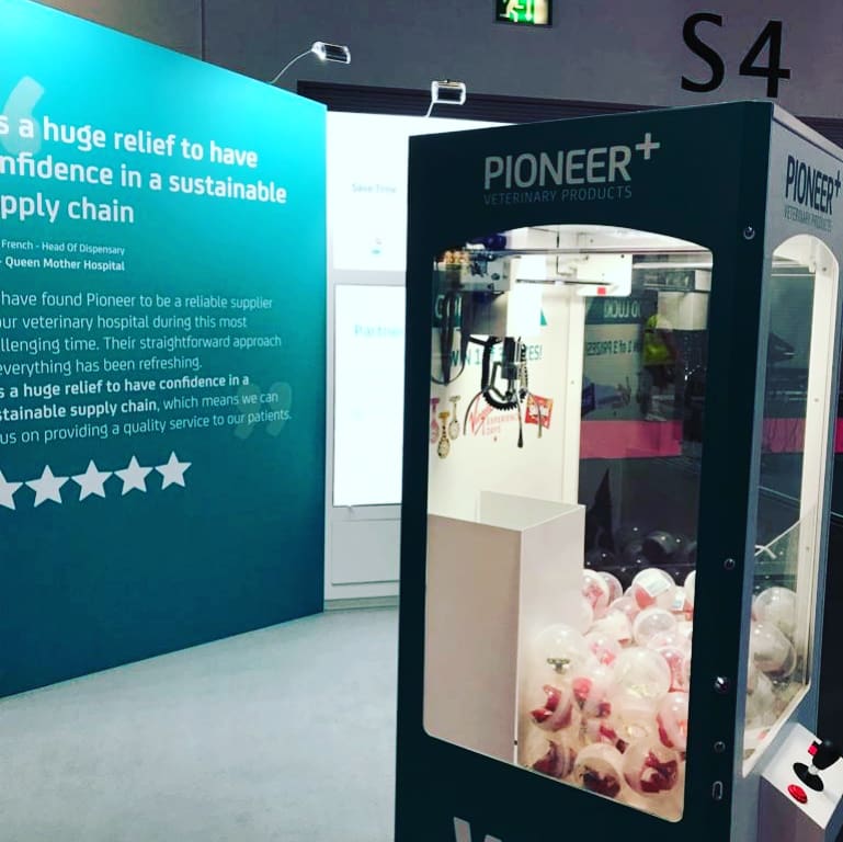 DisplayGraphic2's tweet photo. Stand complete....!

Wishing @pioneervetproducts a great show at the @VetShow. It's on today and tomorrow @ExCeLLondon. Go and see if you can win some prizes on their on-stand grabber machine! 
#standbuild #vetshow #pioneervet https://t.co/tk5E1bxOlQ