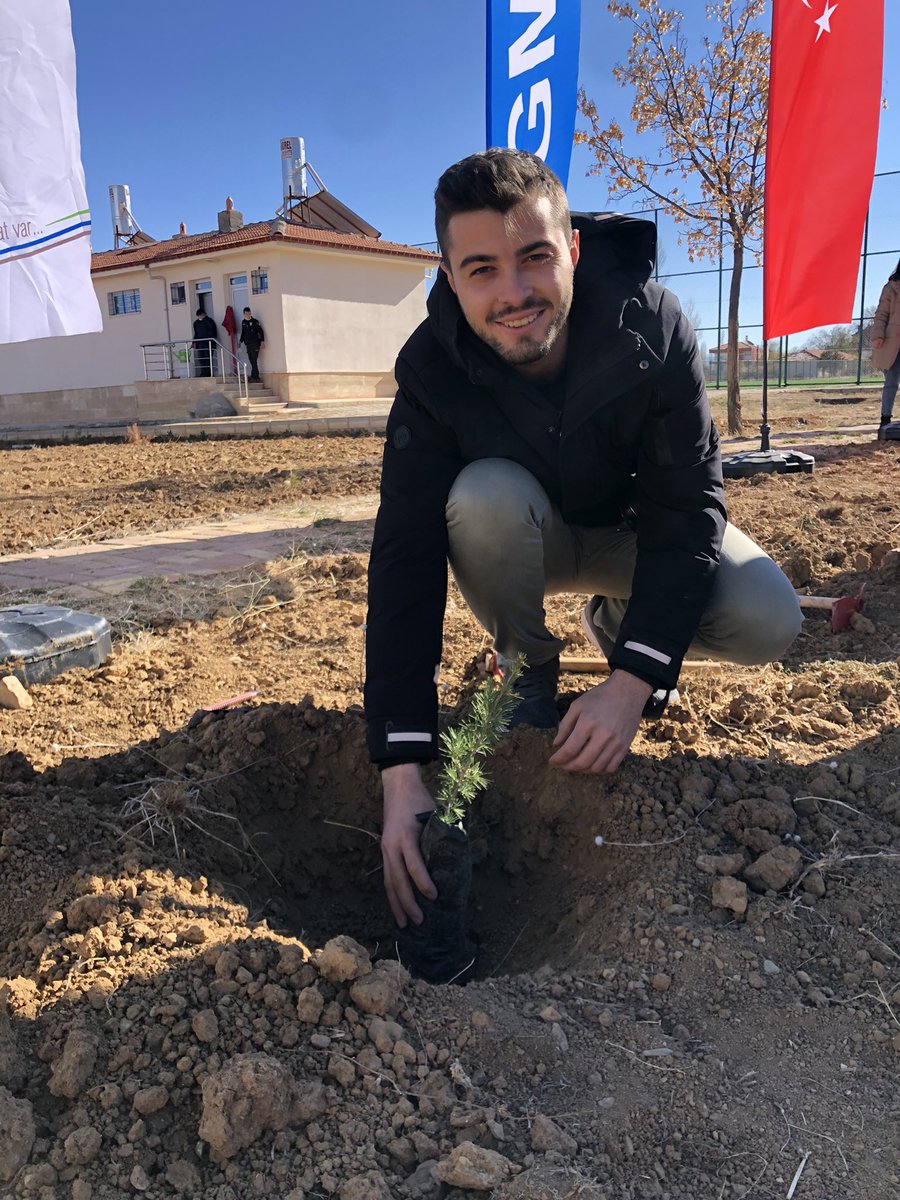 akdoganhisar's tweet photo. Bugün Fidan🌱 Yarın Nefes 🌳

11 Kasım Milli Ağaçlandırma Günü'müz Kutlu Olsun. 

#YeşilVatan için #GeleceğeNefes oluyoruz.
 Ak Parti Gençlik Kolları Yönetimi olarak fidan dikimine katılım sağladık @akgenclikkonya_ @MSelmanAvci @eyupkadirinan https://t.co/QZpBy3gclp
