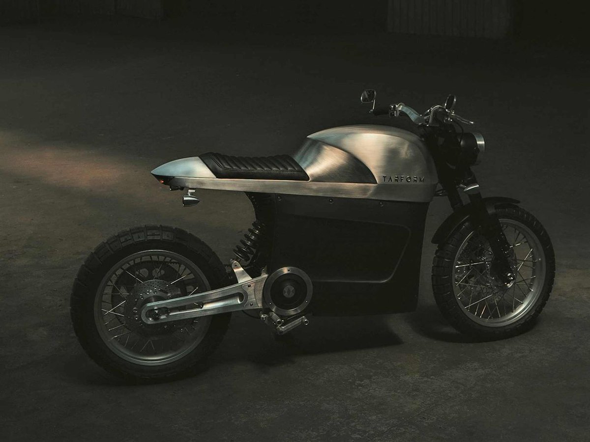 TheDailyRideUp's tweet photo. “Luna Eclipse”

The Tarform Luna Electric Motorcycle from @Tarform

Grab Bag!

* 1000cc
* $24,000
* 3.4 inch high def display with Bluetooth and wifi
* 180 degree rear facing camera
* 41KW motor
* 120 miles range (city)
* 95 mph

#therideup #blaise  #motorcycle #ride #moto https://t.co/NAMQpLS8iD