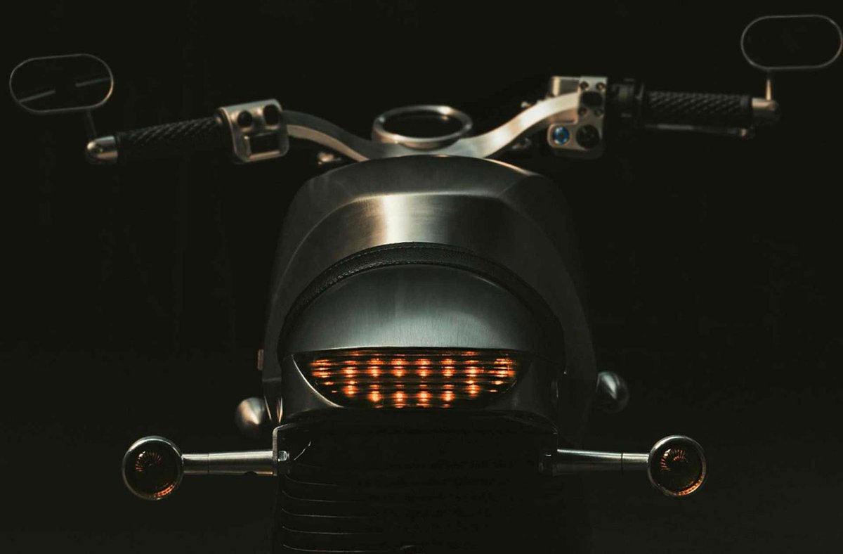 TheDailyRideUp's tweet photo. “Luna Eclipse”

The Tarform Luna Electric Motorcycle from @Tarform

Grab Bag!

* 1000cc
* $24,000
* 3.4 inch high def display with Bluetooth and wifi
* 180 degree rear facing camera
* 41KW motor
* 120 miles range (city)
* 95 mph

#therideup #blaise  #motorcycle #ride #moto https://t.co/NAMQpLS8iD