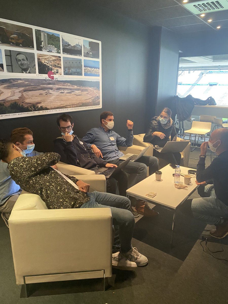 monfortmichael's tweet image. Félicitations aux équipes d’étudiants du #Hackathon #Code4Marseille 👏 20 projets et rendus au 🔝 Encore bravo à la team orga pour cet event dans un lieu aussi magique que le @orangevelodrome 🤩 Et enfin… BigUp 🙌 aux apprenants du @Bocal_Marseille qui ont relevé le défi 💪🚀🔥