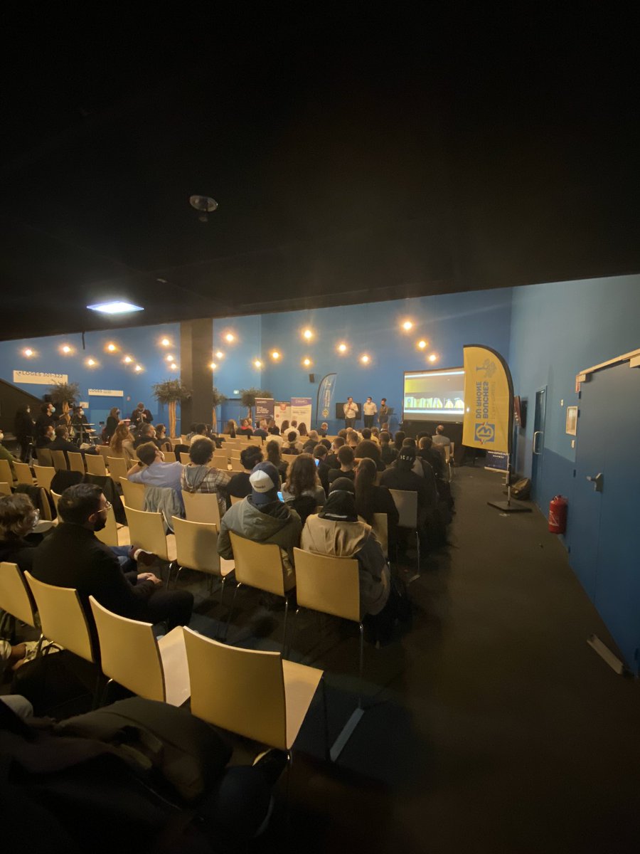 monfortmichael's tweet image. Félicitations aux équipes d’étudiants du #Hackathon #Code4Marseille 👏 20 projets et rendus au 🔝 Encore bravo à la team orga pour cet event dans un lieu aussi magique que le @orangevelodrome 🤩 Et enfin… BigUp 🙌 aux apprenants du @Bocal_Marseille qui ont relevé le défi 💪🚀🔥