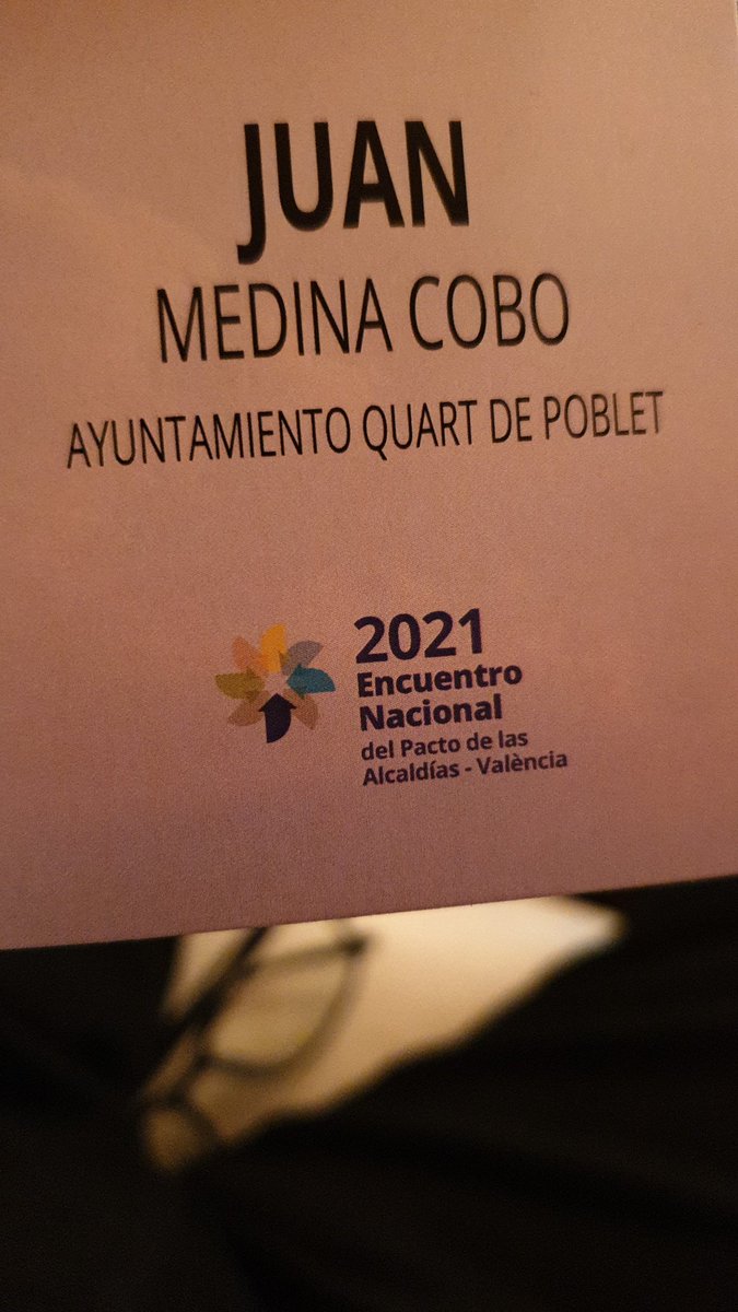 Hoy en el encuentro del #PactoAlcaldiasporelClima en #Valencia, escuchando a 🗣️ <a href="/KaterinaFortun/">Katerina Fortun</a>, analista de políticas de la <a href="/ComisionEuropea/">Comisión Europea en España</a> 🇪🇺, explicando compromiso de #UE con la neutralidad climática para 2050 <a href="/euclimatepact/">@EUClimatePact</a> <a href="/EUgreendeal/">European Green Deal </a> #EUClimatePact #QuartEnAcció