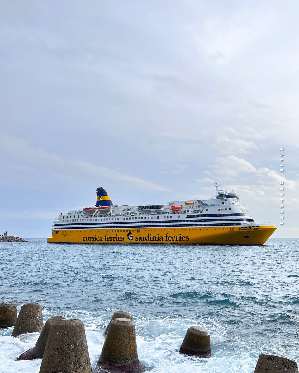 KalieDeshayes's tweet photo. #escapadeCorsicaFerries pour Naples ☀️ le Mega Andrea attend au port de Bastia pour l’embarquement de ses passagers 💛#destinationscorsicaferries 🌊 #Napoli @Corsicaferries @bastiatourisme @pazzoperilmare @VideonaviSito @ComuneNapoli @sdurzo https://t.co/yqIU16NOJi