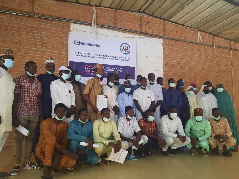 CDDWestAfrica's tweet photo. ONGOING: CDD, with support from @USinNigeria, is orgainsing a one-day youth stakeholder meeting in #Borno state.
The aim is to establish local structures for #peacebuilding and reconciliation at the community level.
#sulhu #TransitionalJustice https://t.co/69JESSRVSt