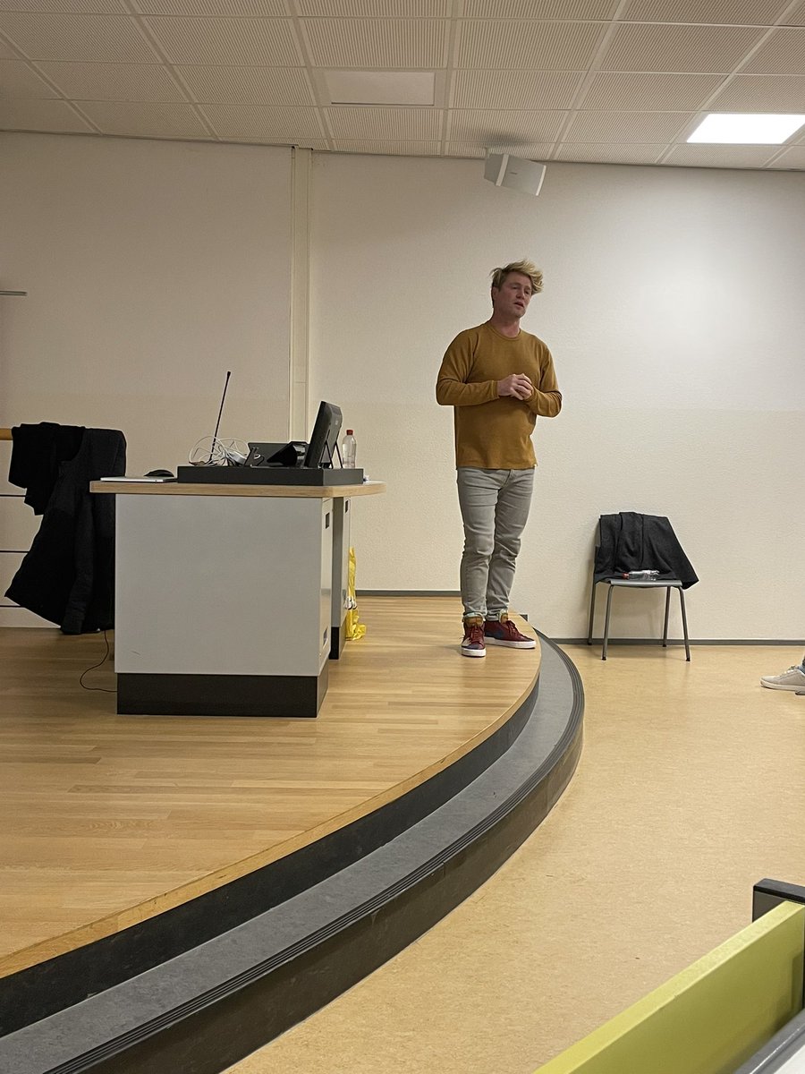 <a href="/ZiggyLev/">Ziggy Tabacznik</a> op bezoek voor een knallend en interessant gastcollege bij de <a href="/JCA_Amsterdam/">JCA_Amsterdam</a> dank je wel <a href="/2Basics_NL/">2Basics Marketing</a>