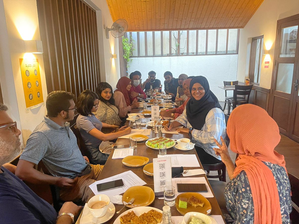 wdmaldives's tweet photo. W&amp;D hosted a focus group consultation for the youth as part of our multi-stakeholder consultations held to identify the impact of COVID-19 on Vulnerable Populations.We thank local NGOs @JCIMaldives &amp; @journey_ngo for taking part.

#WDandCommonwealth @commonwealthorg https://t.co/aimKNHK28j