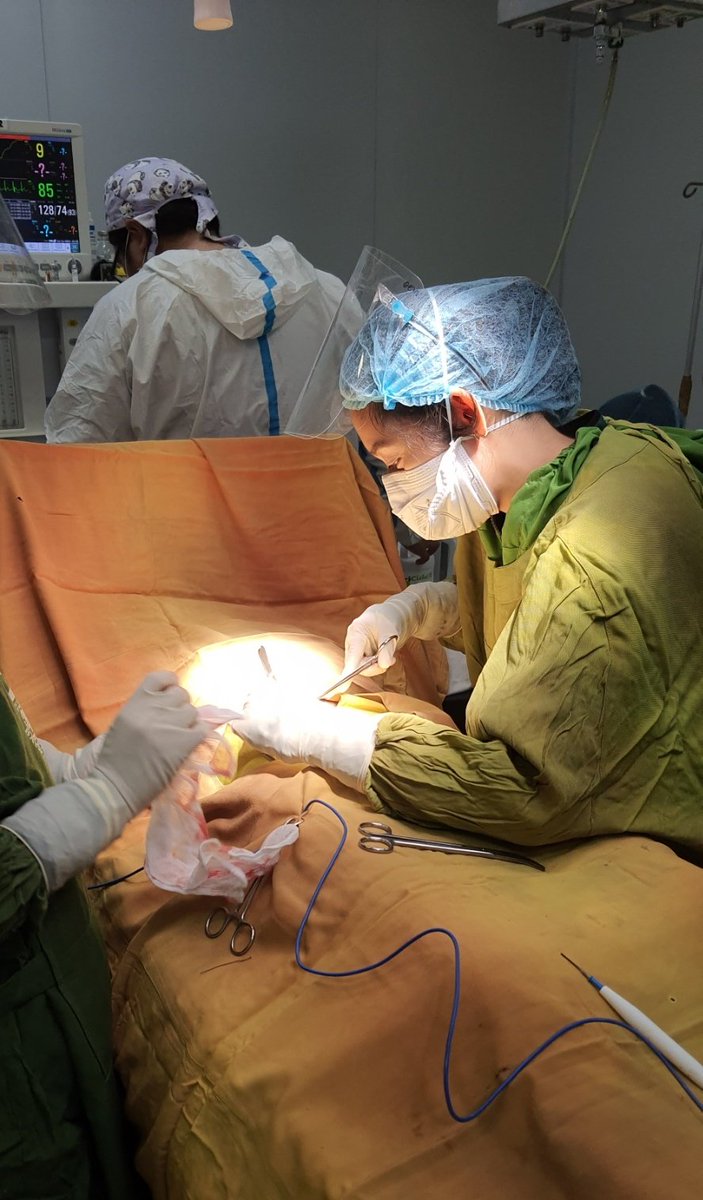 adajarbea's tweet photo. โ Appendectomy assist #ORthursday https://t.co/IRaC863Uy6