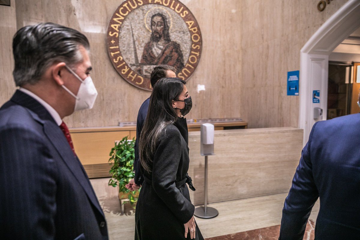 Macarena Olona tweet media