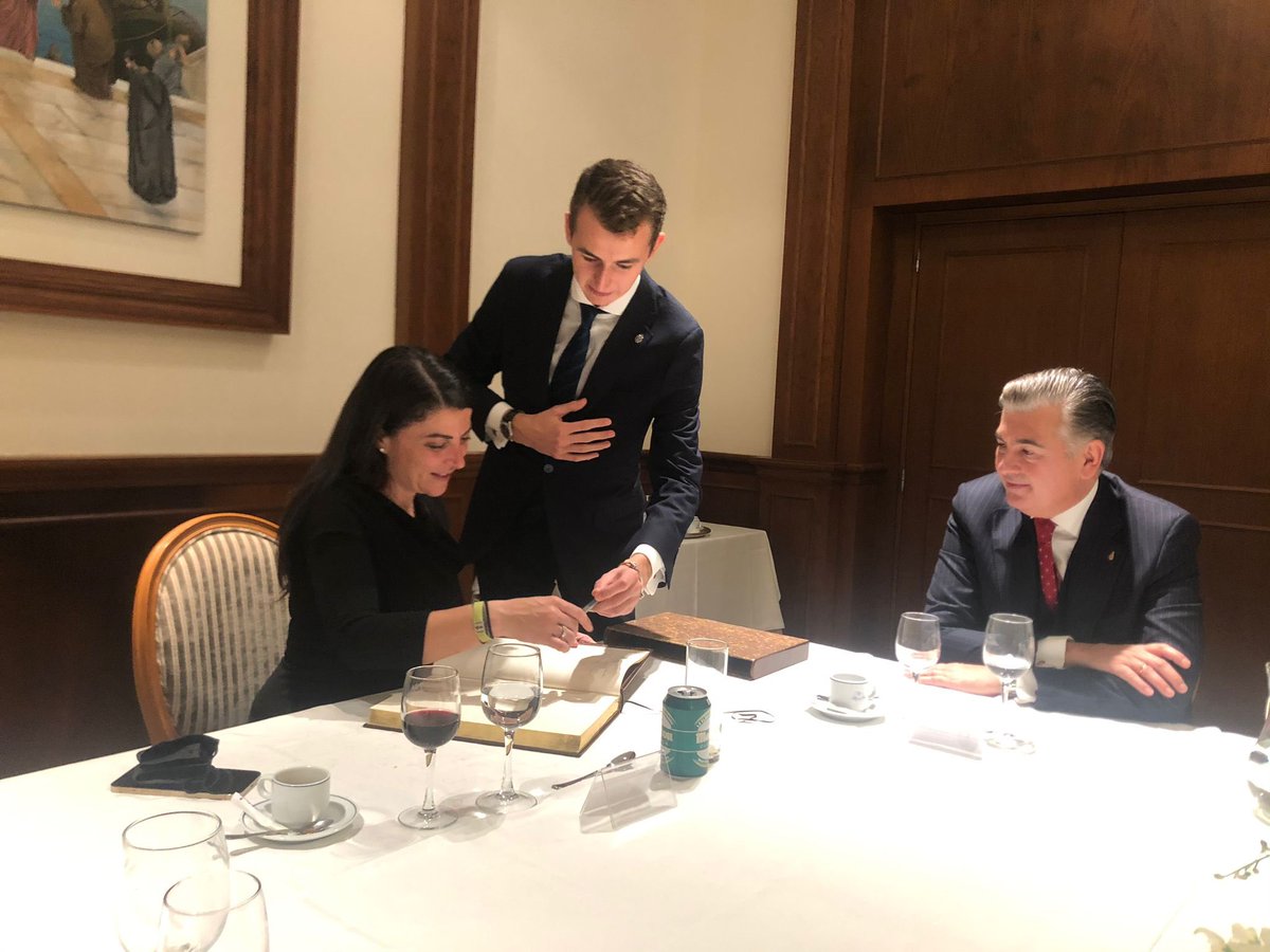 Macarena Olona tweet media