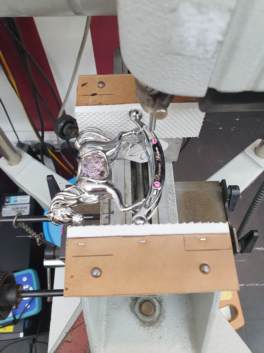 Col_cub's tweet image. Nice rocking horse engraved this morning, hard item to hold so made my own clamps 👍 turned out great as alway @TimpsonNews @darrenbrowna6