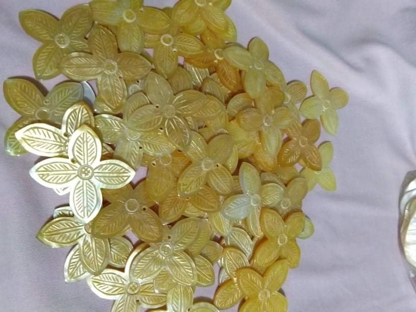 shellworksph's tweet image. Customizer earrings carved from Paua and Mother of Pearls shell bound for Fiji. 🛫

#shellcraft #shellcraftsupplier #handicraft #accessories #shellaccesories #earrings