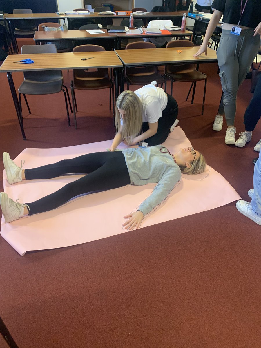 SociologyCMCNet's tweet photo. Year 12 getting to grips with the organic analogy this morning. Great task for 09:00. https://t.co/apFVU10k5p
