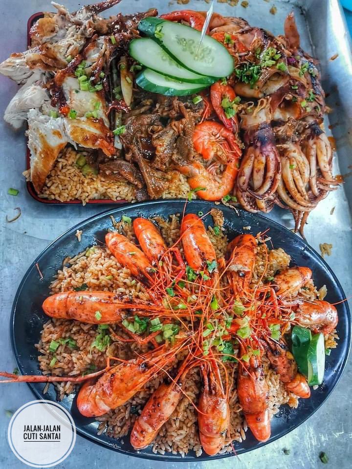 MalaysianFoods's tweet photo. Port baru JJCM dekat Tanjung Karang, selangor

SELAMBAK Nasi Goreng Melimpah ruah dengan lambakan Udang, ketam ,sotong , ayam dan kambing!

Best, sedap dan murah, ini lah tempatnya 👍🏻

Nasi Goreng Melimpah Viral
📍 Batu 10, Jalan Bernam, Tanjung Karang, selangor https://t.co/hxuG3P9UTB