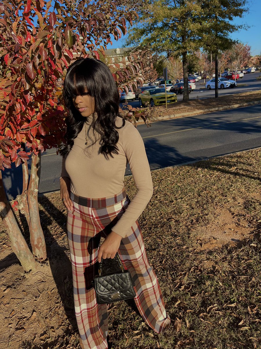 itsdayshaaa's tweet photo. it ain’t a girl like you 🍁🧡 https://t.co/4PyRI40gSD