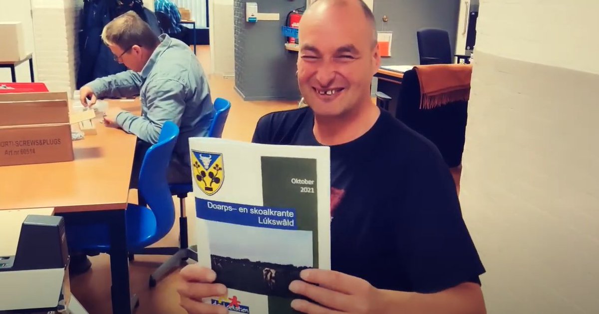 Brrr! Er was een hele spannende spokentocht👻 in Beetsterzwaag🦇! Ook namen we een kijkje bij Drukpunt in Heerenveen. Wat doen ze daar allemaal met papier? Boekjes📚 maken, folders drukken.. Alles komt voorbij! Kijk je mee? Veel kijkplezier! bit.ly/3D2Q686