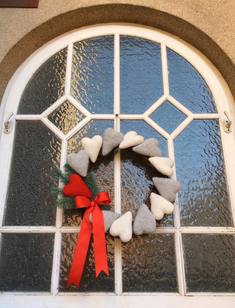 Tilda_Time's tweet photo. Christmas Holiday wreath “ Heart” ♥️❤️#etsyshop #tildatime #chrismasdecor #doordecorations #newyeargift #winterwreath #doorwreath #fairytale #homedecoration #frontdoordecor #christmasgifts2021 #rusticfarmhouse #rusticfarmhousedecor #grapevinewreath https://t.co/3KipjC24KO