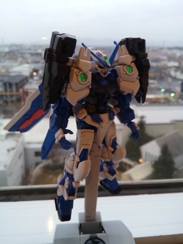 MESUKEMONIA's tweet photo. 本日11/11は #サムライの日 なので、フォロワー様の和服衣装のキャラをイメージして作った #ガンプラ を紹介‼️
こちらはギアさん(@gears_nest)のウーフさんをモデルにした、 戦国アストレイブルーフレームウーフ🐺
#JMoF2018 にてお渡しさせていただきました。
※ガンプラ写真はギアさんより #白兎財団 https://t.co/e2Wl1vpXni