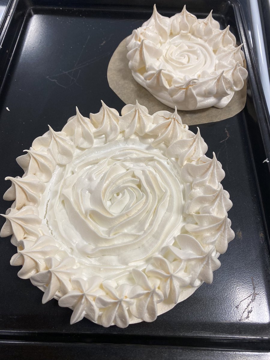 Ellon_HE's tweet photo. HFT made Pavlovas today focusing on the functional properties of eggs and sugar. https://t.co/EygCY15Lba