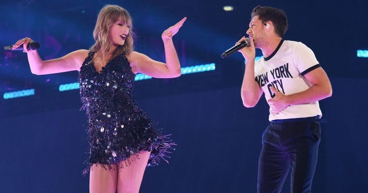 safenialls's tweet photo. appreciation post: niall horan &amp; taylor swift cause red taylor's version is coming <3 https://t.co/3hWQEwLBnh